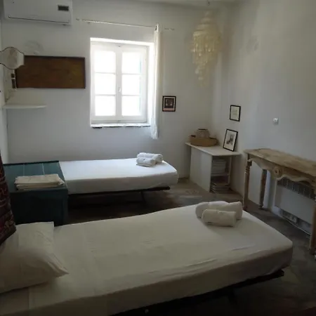 Mirella Agios Georgios (Antiparos)